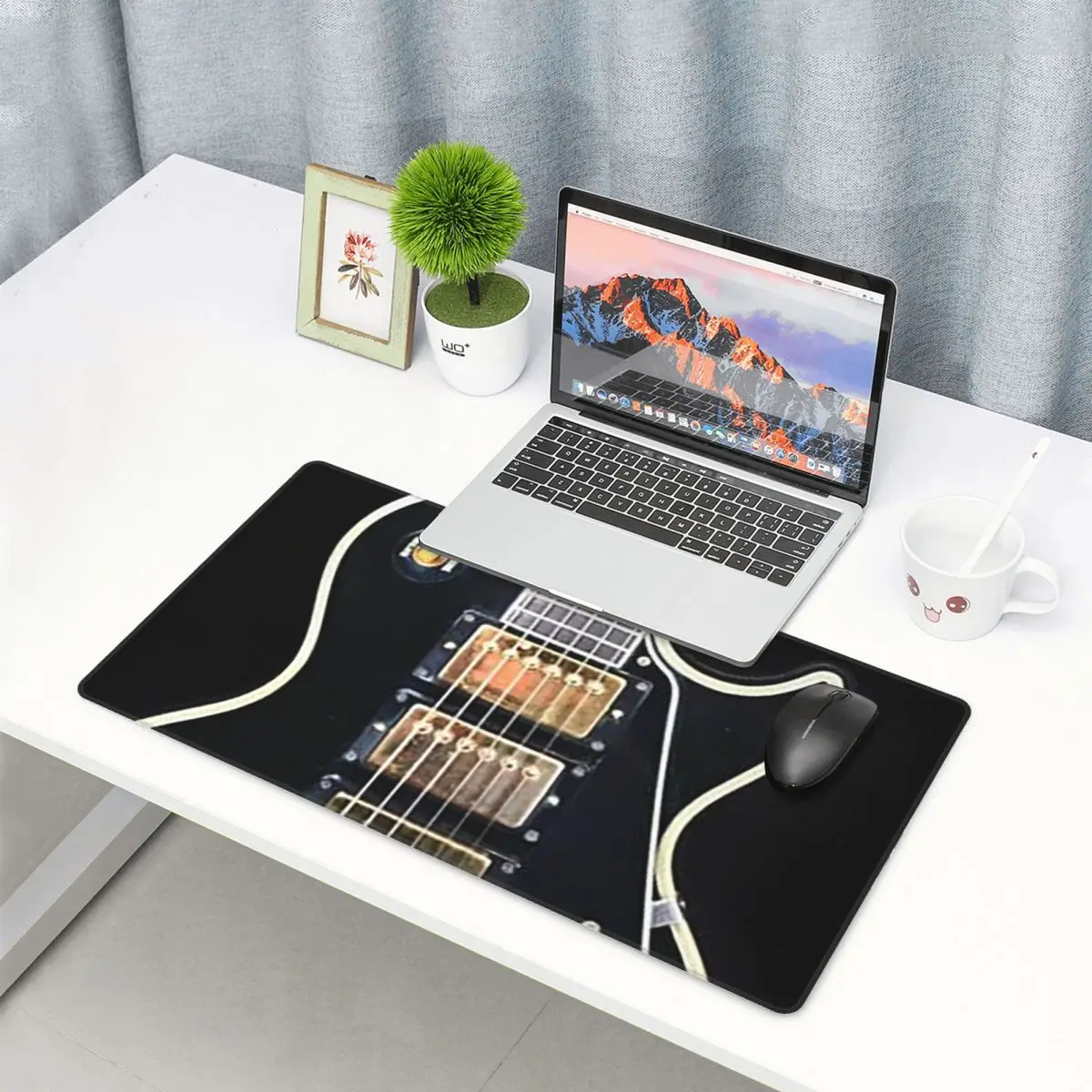 Gaming Accessories Shop - Alas Mouse Besar Gibson Custom Shop